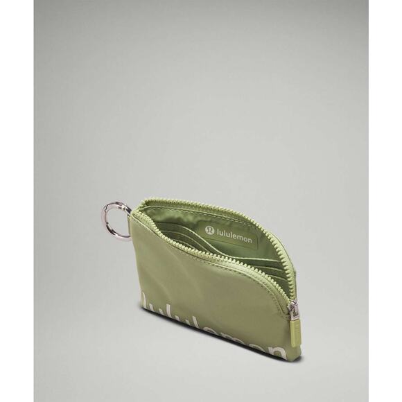 0107 Lululemon Clippable Card Pouch Edamame Green / White Opal - Picture 2 of 4